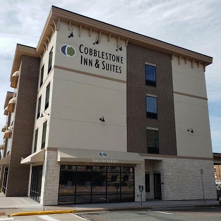 Cobblestone Inn & Suites - Menomonie/Uw-Stout Exterior photo