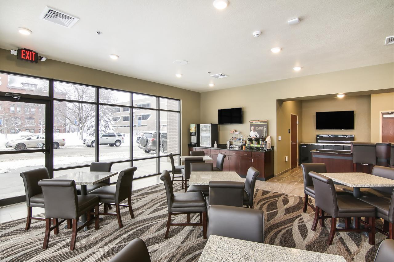 Cobblestone Inn & Suites - Menomonie/Uw-Stout Exterior photo